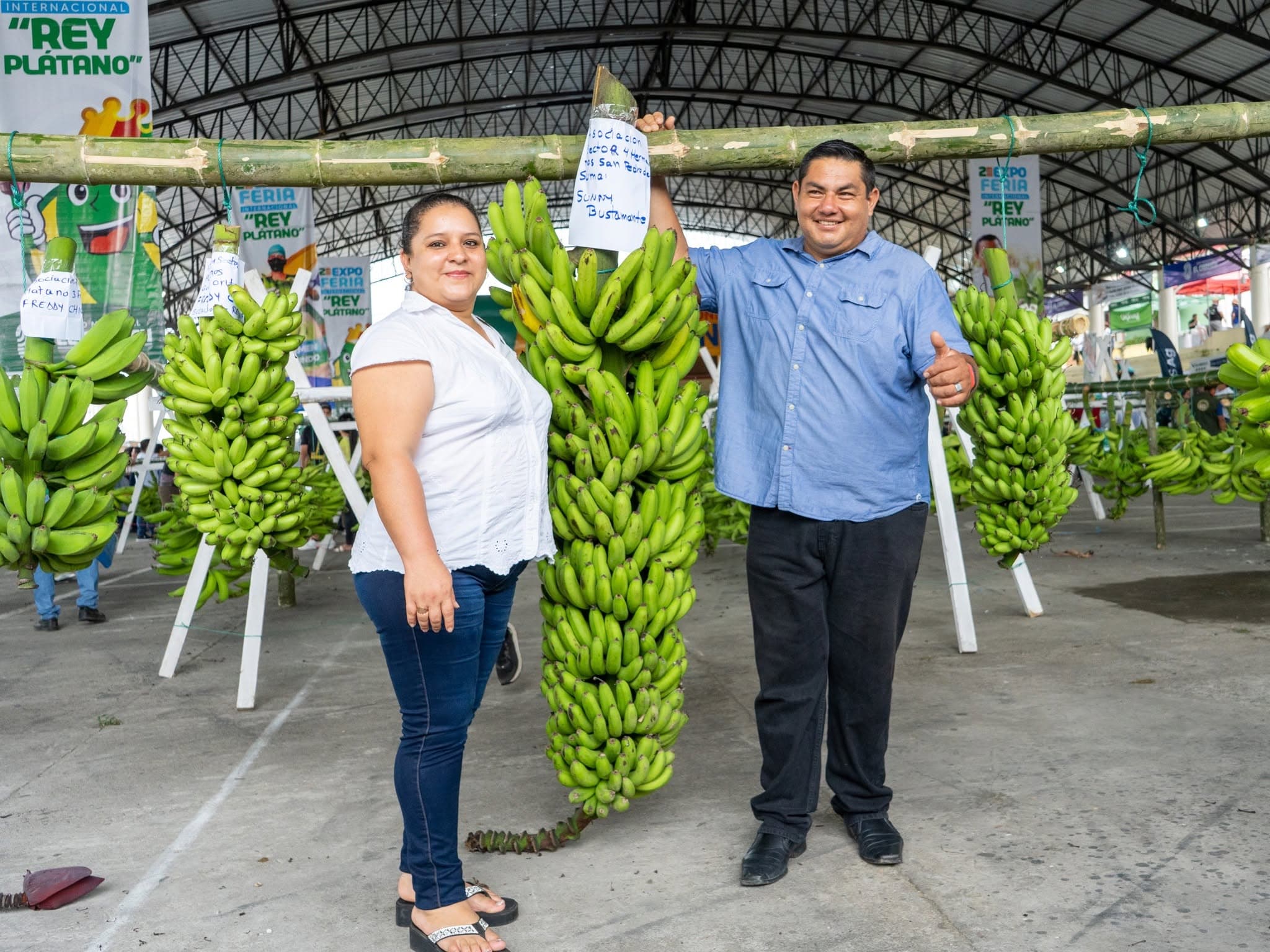 Visitantes en la Expoferia Rey Plátano